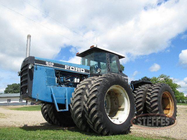 1990 Ford New Holland 946